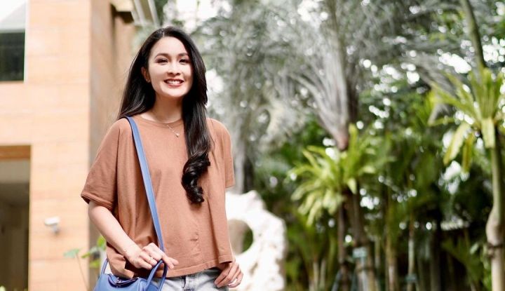 Netizen Iri Pada Sandra Dewi, Ternyata Ini Penyebabnya