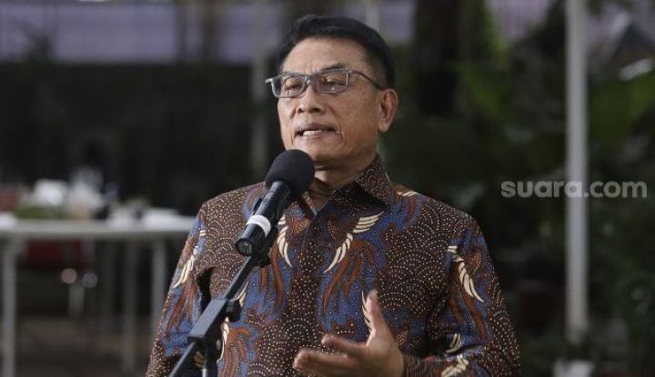 Denny Indrayana Sebut Usaha Penjegalan Anies lewat Moeldoko, Guntur Romli: Jokowi Tak Bisa Campuri Urusan Pribadi