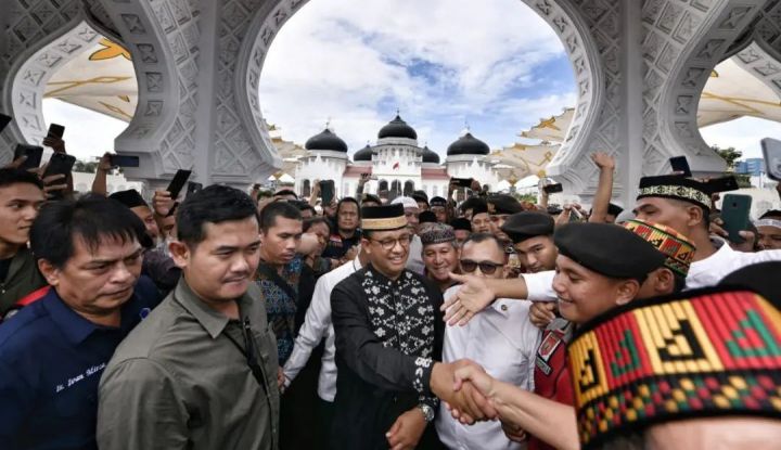 Safari Politik ke Aceh, Anies Baswedan Dikerubungi Lautan Massa dan Diteriaki: Presiden!
