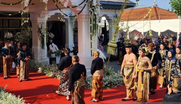 Tergelar Mewah! Pernikahan Kaesang-Erina Hadirkan 3000 Undangan, Jokowi Langgar Aturan yang Ia Buat Sendiri?