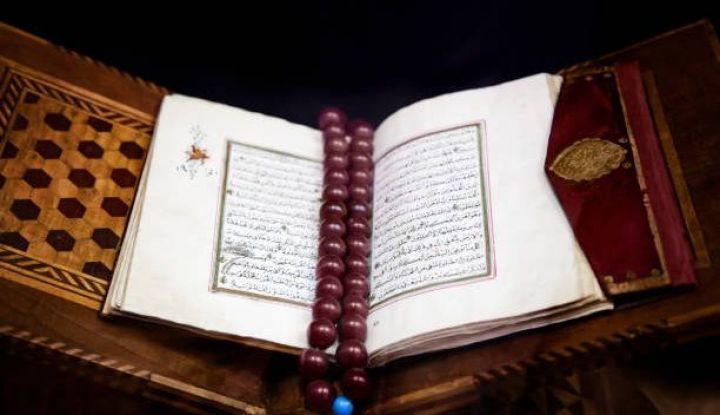 Mutiara Nasihat Syekh Ali Jaber: Jika yang Mahir Baca Al-Qur’an Akan Bersama Malaikat, yang Sulit Akan Mendapatkan Dua Pahala