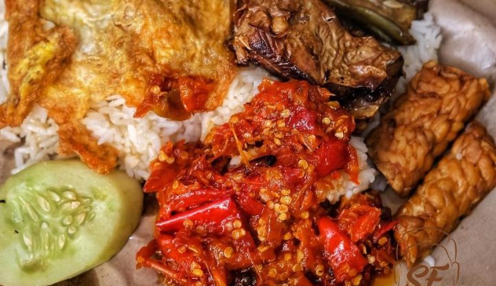 Pecinta Pedas Merapat! Ini Kuliner Prasmanan Pedas Terpopuler di Surabaya