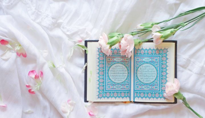Benarkah Dalil Hukum Syar’i Hanya Al-Qur’an dan Hadits?
