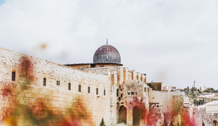 Sejarah Masjid Al-Aqsa yang Jadi Kiblat Pertama Umat Islam