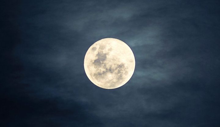 Kota Terbaik Untuk Melihat Fenomena Super Blue Moon Di Jawa Timur